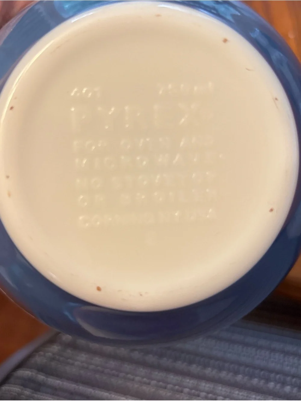 Pyrex Colonial Mist 401 mixing bowl